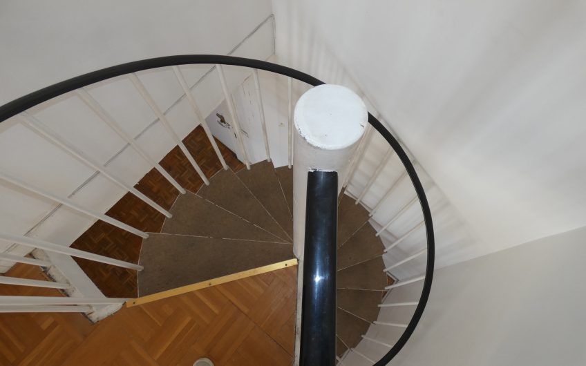 Face à la Butte-aux-Cailles, superbe duplex atypique – Paris 13ème