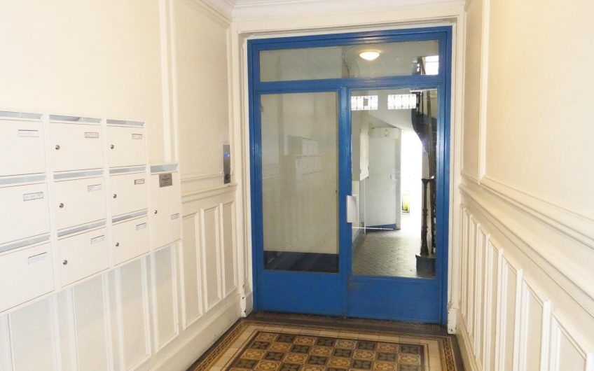 Appartement à rénover avec tout le cachet de l’ancien – Paris 15ème