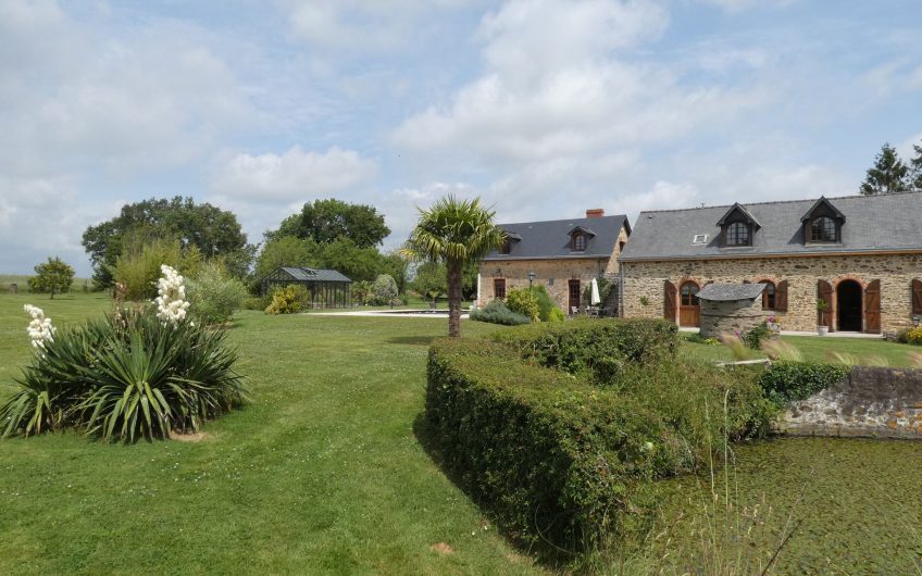 Et si vous aviez envie de changer d’air ? Superbe propriété sur plus de 4 hectares avec piscine et forêt