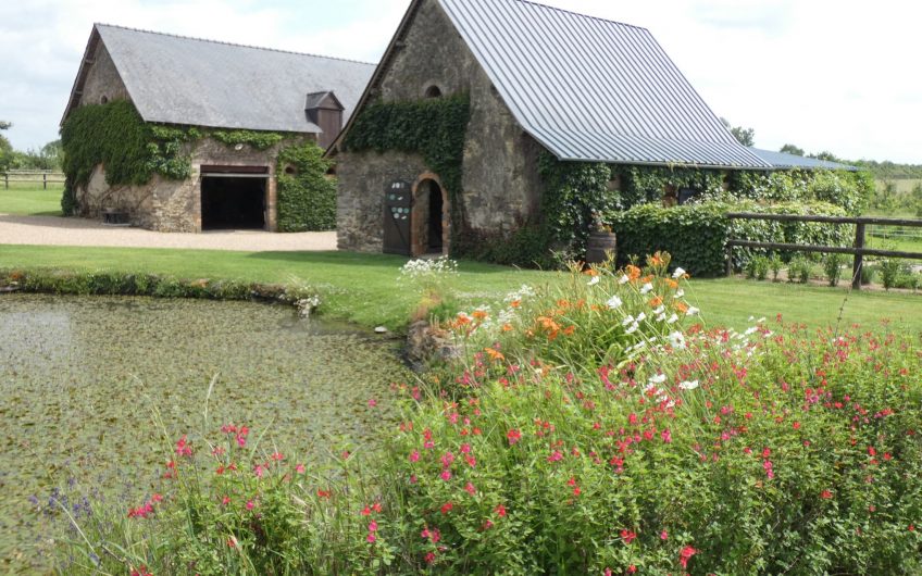 Et si vous aviez envie de changer d’air ? Superbe propriété sur plus de 4 hectares avec piscine et forêt