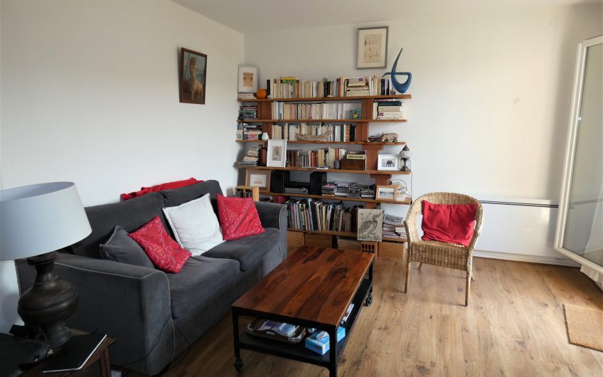 A vendre métro Mairie d’Issy : Appartement de 3-4 pièces au dernier étage – Issy-Les-Moulineaux