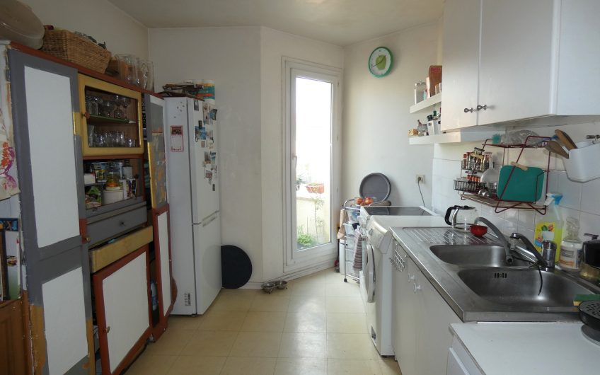 A vendre métro Mairie d’Issy : Appartement de 3-4 pièces au dernier étage – Issy-Les-Moulineaux